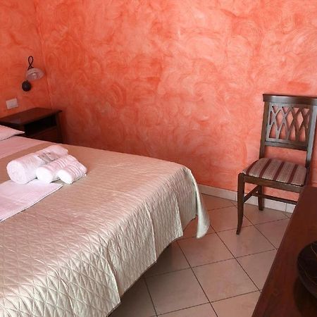 L'Attico Piazza Sant'Oronzo Bed & Breakfast Lecce Ngoại thất bức ảnh