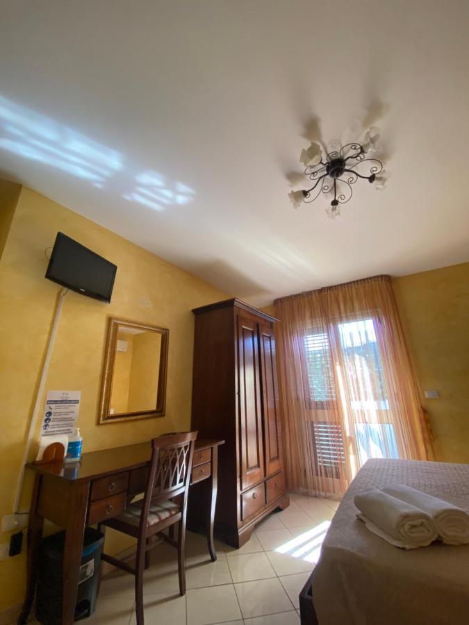 L'Attico Piazza Sant'Oronzo Bed & Breakfast Lecce Ngoại thất bức ảnh