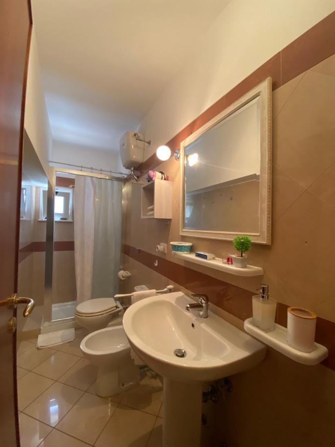 L'Attico Piazza Sant'Oronzo Bed & Breakfast Lecce Ngoại thất bức ảnh